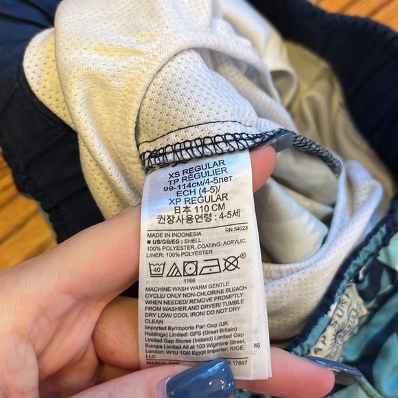 GAP Boy’s Shark Swim Shorts Size XS Regular - Picture 6 of 6